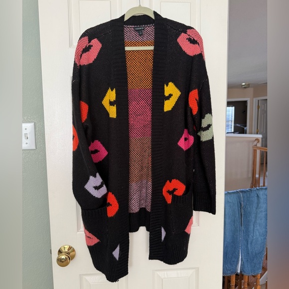 torrid Sweaters - Torrid Black Open-Front Knit Cardigan Colorful Lips Print – Size 1 (XL/14-16)